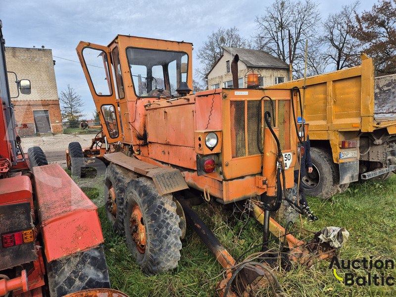 BGP-180 - Gréder: 3 kép. BGP-180 - Gréder: 3 kép.