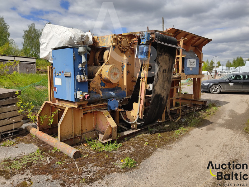 BMD RA700/4 - Talajművelő gep: 4 kép. BMD RA700/4 - Talajművelő gep: 4 kép.