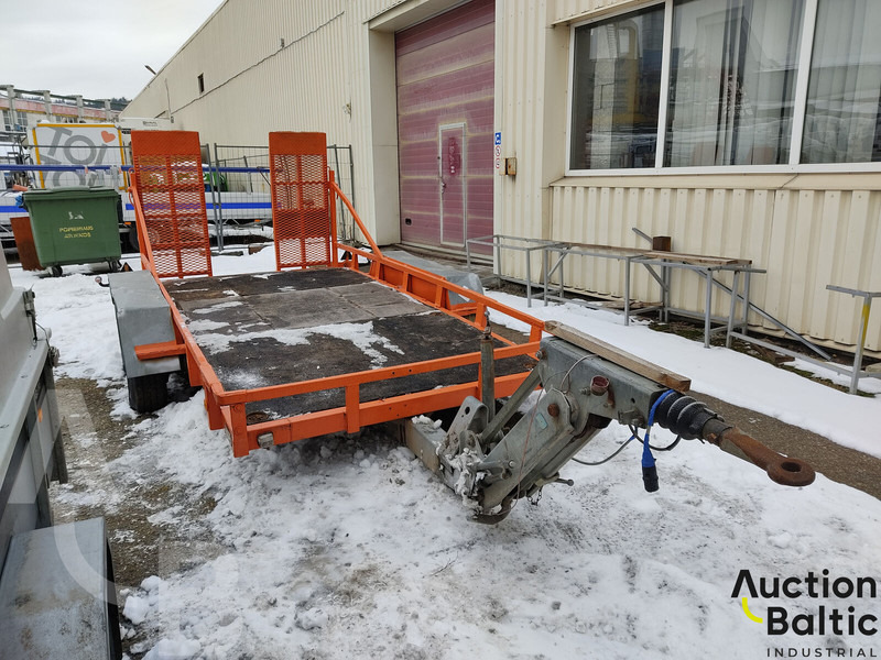 Bazaltas 3 - Platós pótkocsi: 2 kép. Bazaltas 3 - Platós pótkocsi: 2 kép.