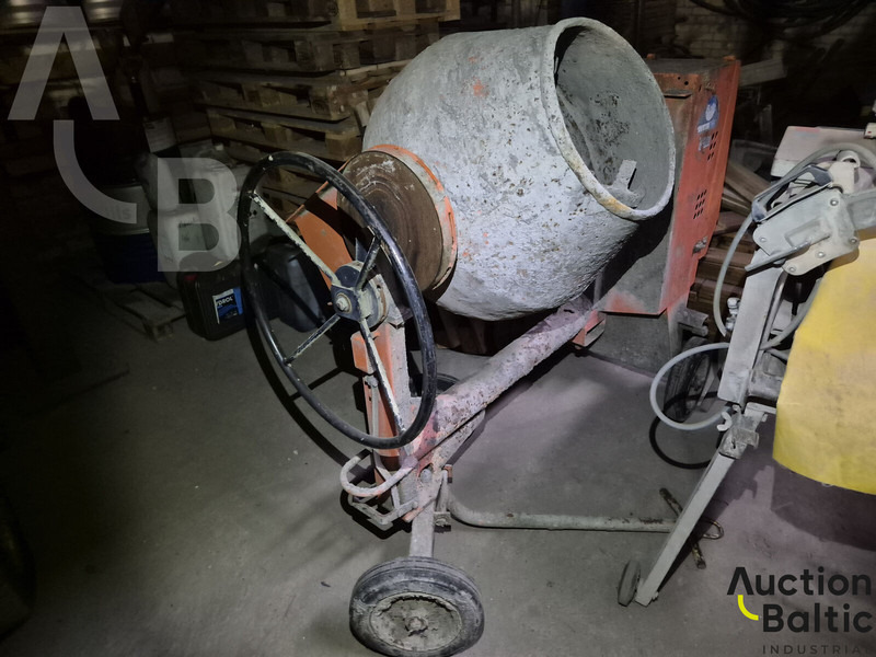 Belle Pemier 100 xt - Betonkeverő: 1 kép. Belle Pemier 100 xt - Betonkeverő: 1 kép.
