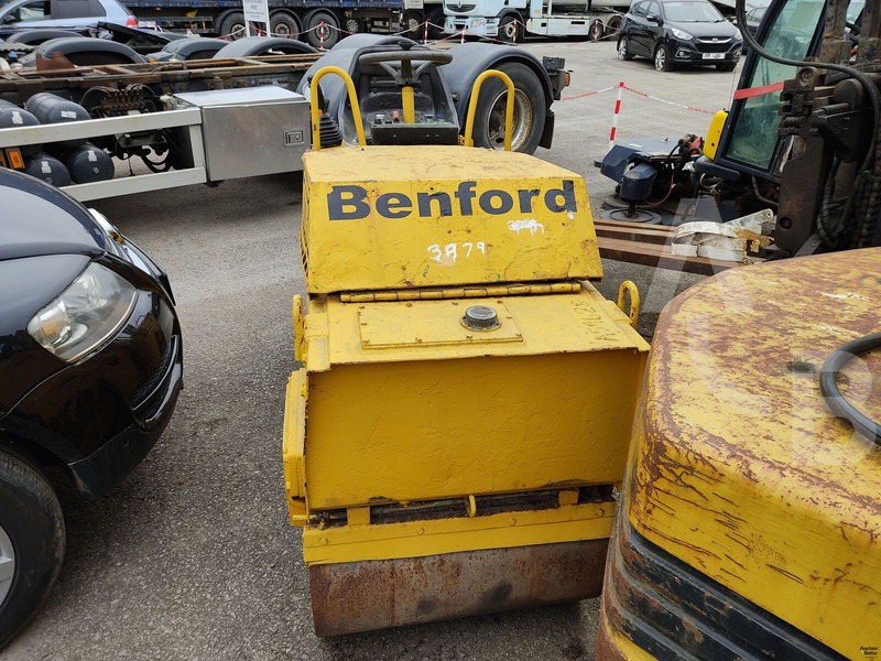 Benford - Henger: 4 kép. Benford - Henger: 4 kép.