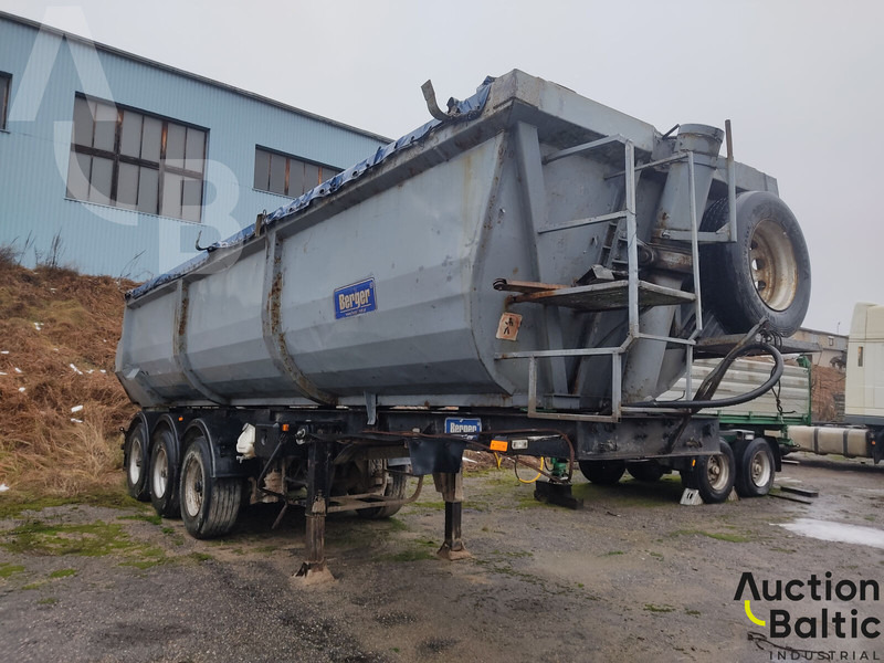 Berger N31 - Ponyvás félpótkocsi: 1 kép. Berger N31 - Ponyvás félpótkocsi: 1 kép.