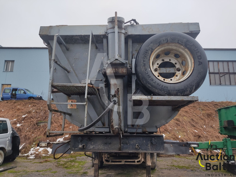 Berger N31 - Ponyvás félpótkocsi: 5 kép. Berger N31 - Ponyvás félpótkocsi: 5 kép.