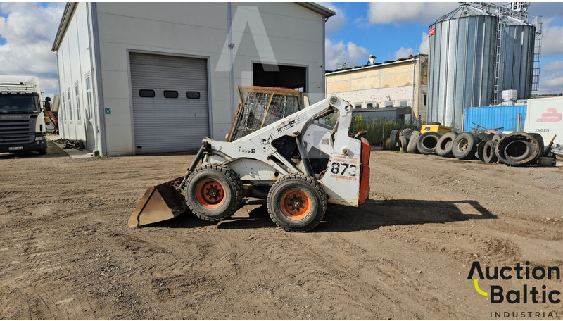 Bobcat 873 - Mini homlokrakodó: 2 kép. Bobcat 873 - Mini homlokrakodó: 2 kép.