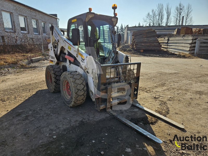 Bobcat S 650 - Mini homlokrakodó: 1 kép. Bobcat S 650 - Mini homlokrakodó: 1 kép.