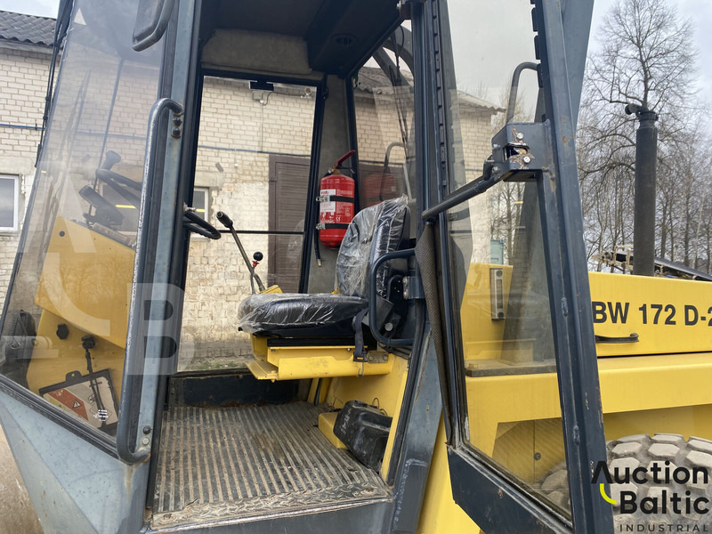 Bomag BW 172 D-2 - Henger: 5 kép. Bomag BW 172 D-2 - Henger: 5 kép.