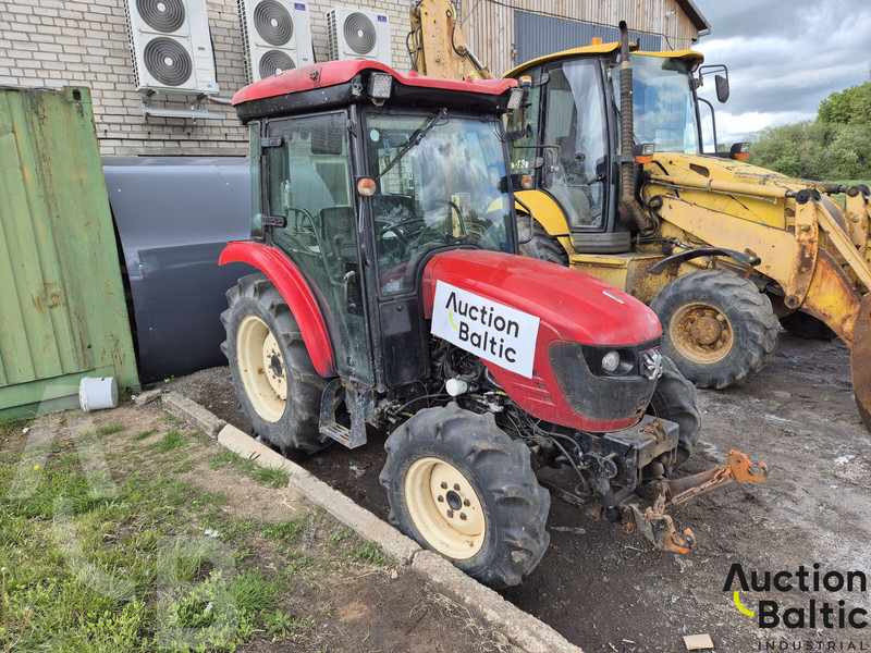 Branson 5820 CX - Traktor: 2 kép. Branson 5820 CX - Traktor: 2 kép.