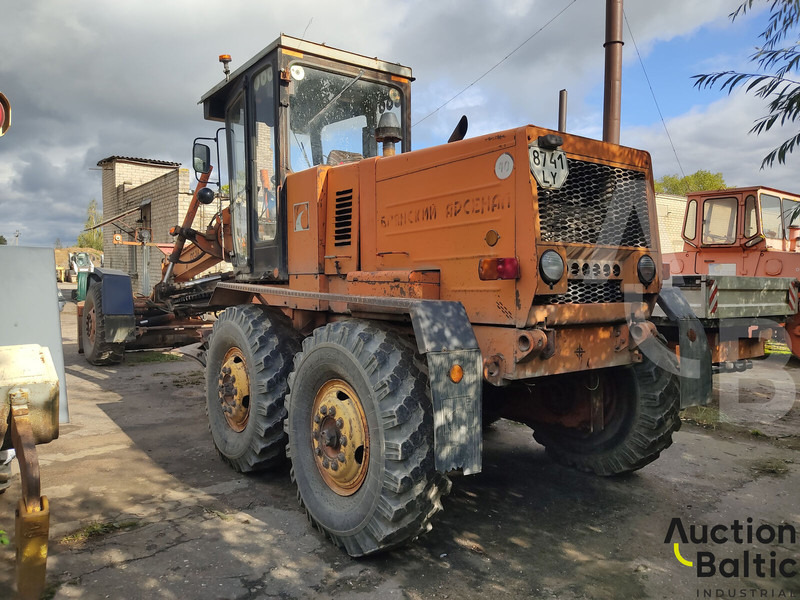 Brianskij Arsenal GS-14.02 - Gréder: 3 kép. Brianskij Arsenal GS-14.02 - Gréder: 3 kép.