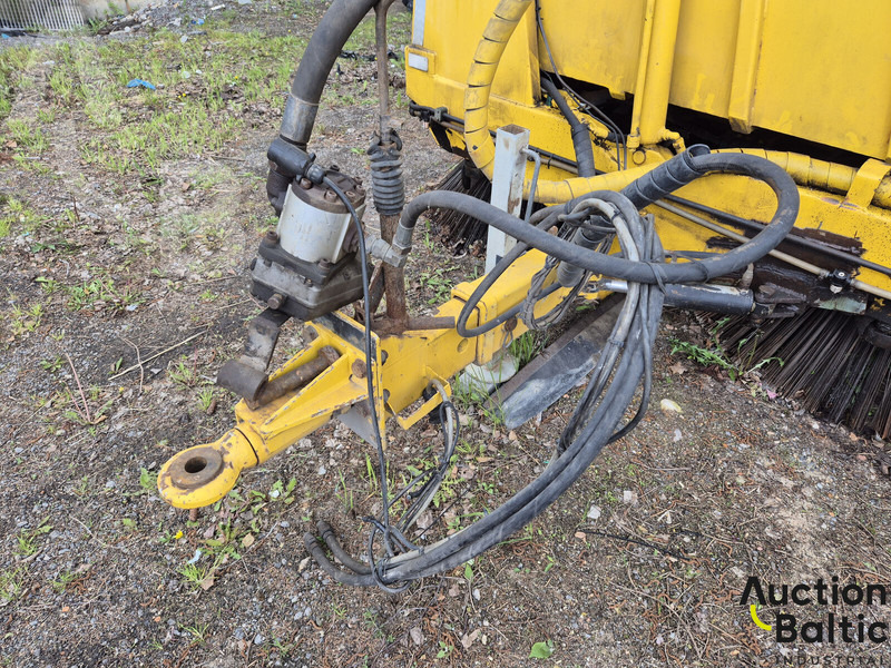 Broddway 1900 - Utcaseprő gép: 5 kép. Broddway 1900 - Utcaseprő gép: 5 kép.