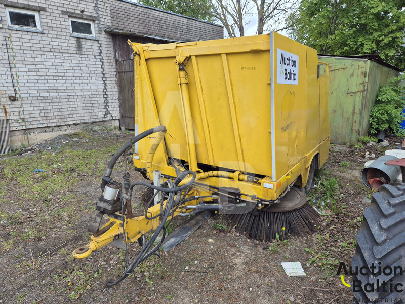 Broddway 1900 - Utcaseprő gép: 1 kép. Broddway 1900 - Utcaseprő gép: 1 kép.