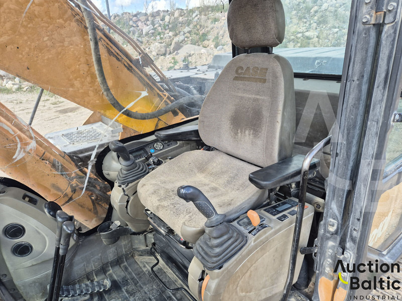 Case CX 210 B - Lánctalpas kotró: 5 kép. Case CX 210 B - Lánctalpas kotró: 5 kép.