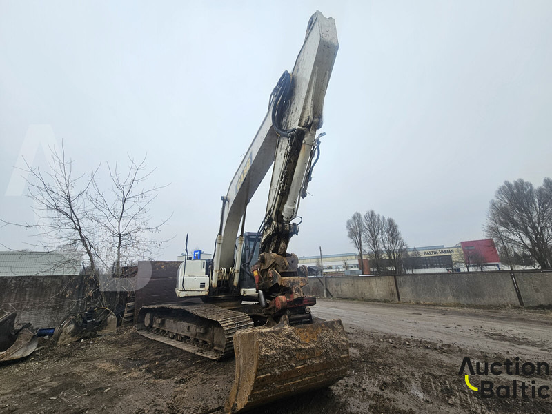Case CX 210 B - Lánctalpas kotró: 4 kép. Case CX 210 B - Lánctalpas kotró: 4 kép.