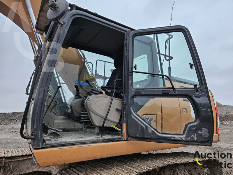 Case CX 210 D - Lánctalpas kotró: 5 kép. Case CX 210 D - Lánctalpas kotró: 5 kép.