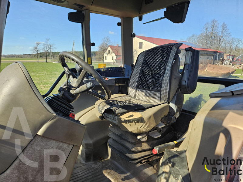 Case IH CVX 1135 - Traktor: 5 kép. Case IH CVX 1135 - Traktor: 5 kép.