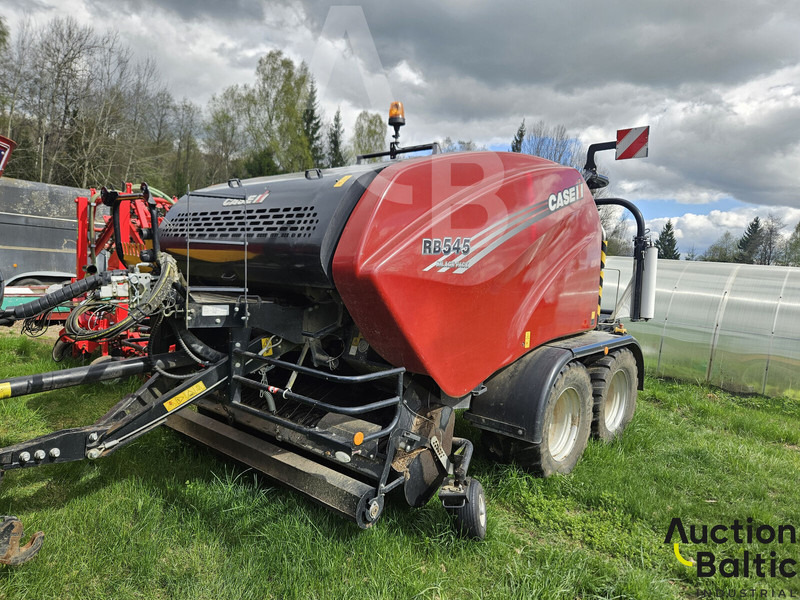 Case IH RB545Silage - Bálázó: 1 kép. Case IH RB545Silage - Bálázó: 1 kép.