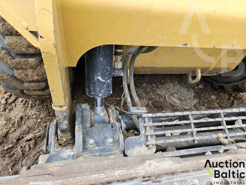 Mini homlokrakodó Caterpillar 236 D: 16 kép. Mini homlokrakodó Caterpillar 236 D: 16 kép.