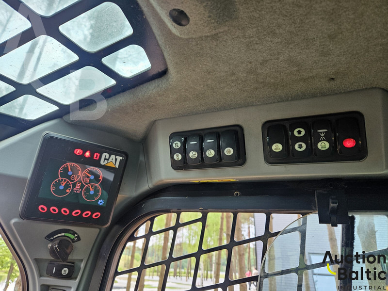 Mini homlokrakodó Caterpillar 236 D: 8 kép. Mini homlokrakodó Caterpillar 236 D: 8 kép.