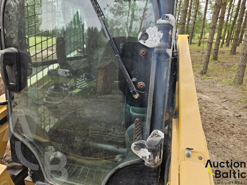 Mini homlokrakodó Caterpillar 236 D: 18 kép. Mini homlokrakodó Caterpillar 236 D: 18 kép.