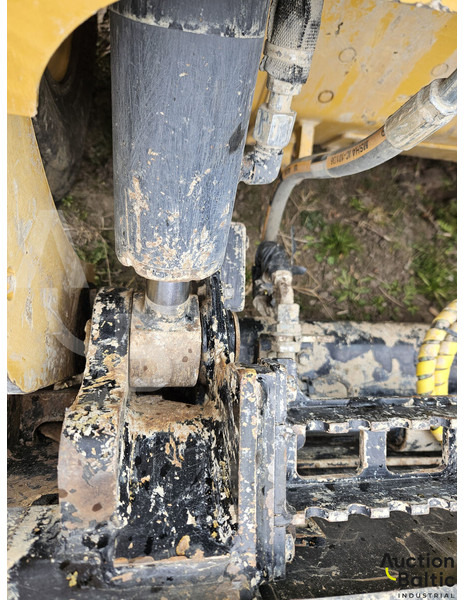 Mini homlokrakodó Caterpillar 242 D 3: 20 kép. Mini homlokrakodó Caterpillar 242 D 3: 20 kép.