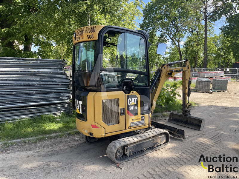 Caterpillar 301.6 - Minikotró: 2 kép. Caterpillar 301.6 - Minikotró: 2 kép.