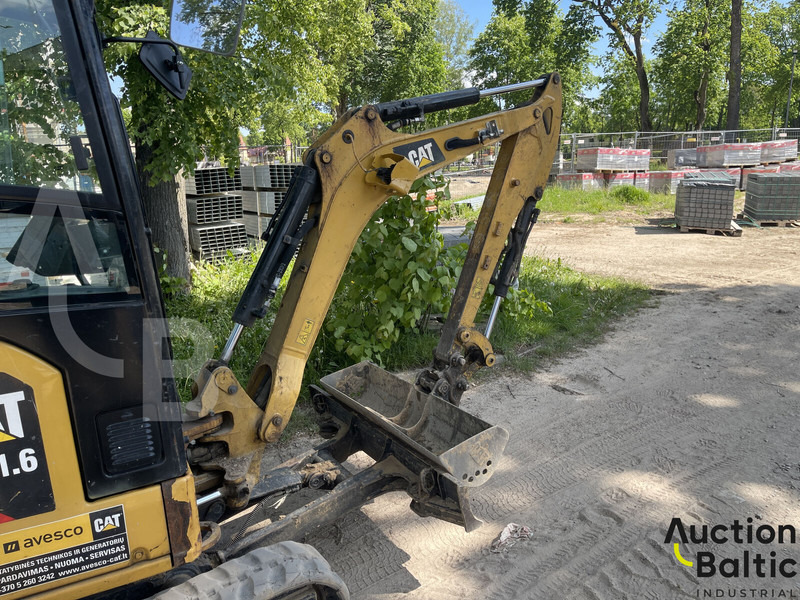 Caterpillar 301.6 - Minikotró: 5 kép. Caterpillar 301.6 - Minikotró: 5 kép.