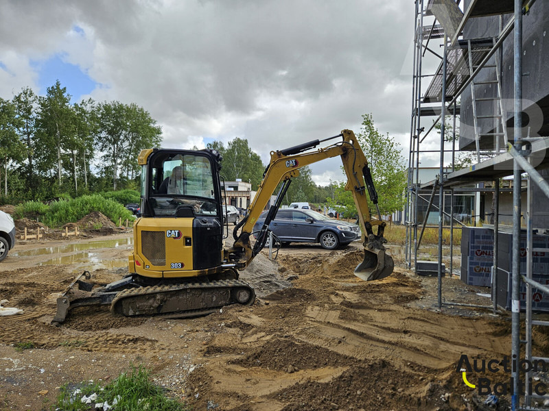 Caterpillar 303 CR - Minikotró: 3 kép. Caterpillar 303 CR - Minikotró: 3 kép.