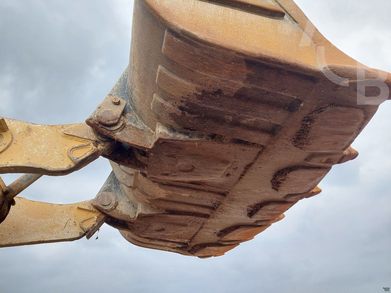 Caterpillar 963 C - Lánctalpas homlokrakodó: 5 kép. Caterpillar 963 C - Lánctalpas homlokrakodó: 5 kép.