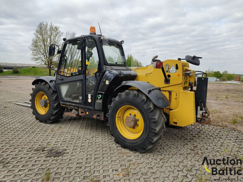 Caterpillar TH407 AG - Teleszkópos rakodó: 4 kép. Caterpillar TH407 AG - Teleszkópos rakodó: 4 kép.