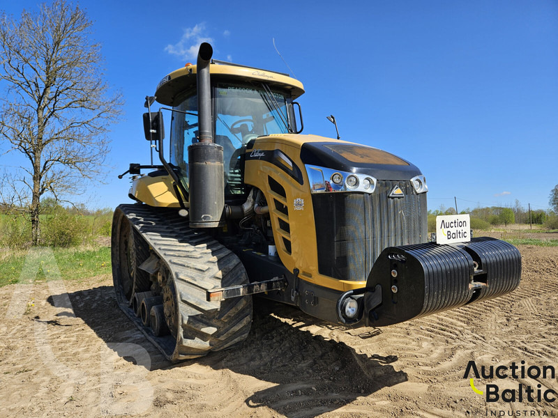 Challenger MT 755 E - Lánctalpas traktor: 2 kép. Challenger MT 755 E - Lánctalpas traktor: 2 kép.