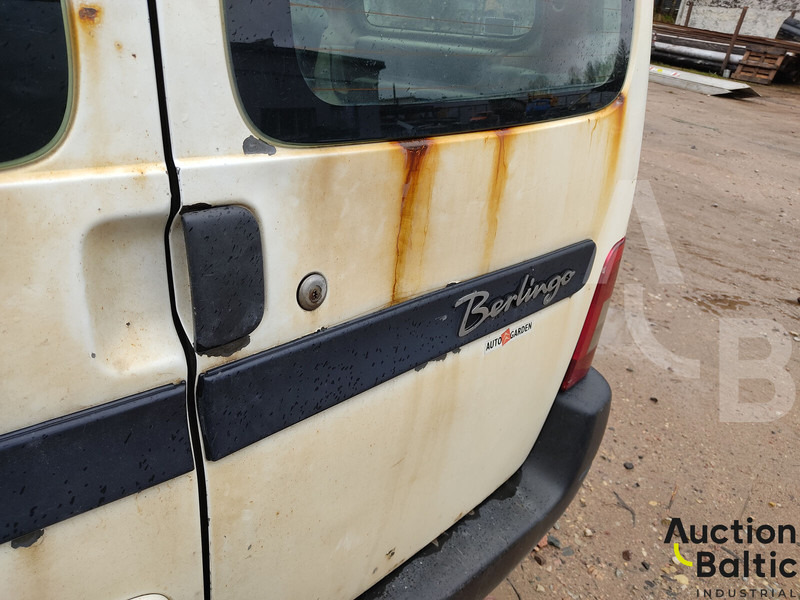 Kis furgon Citroën Berlingo: 13 kép.
