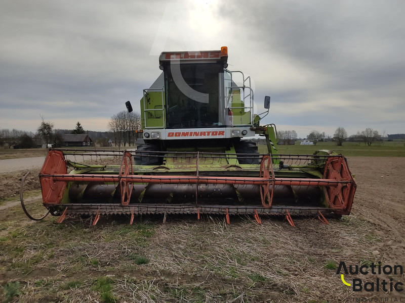 Claas Dominator 108 SL - Kombájn: 3 kép. Claas Dominator 108 SL - Kombájn: 3 kép.