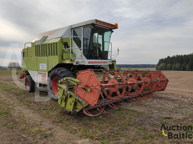 Claas Dominator 108 SL - Kombájn: 2 kép. Claas Dominator 108 SL - Kombájn: 2 kép.