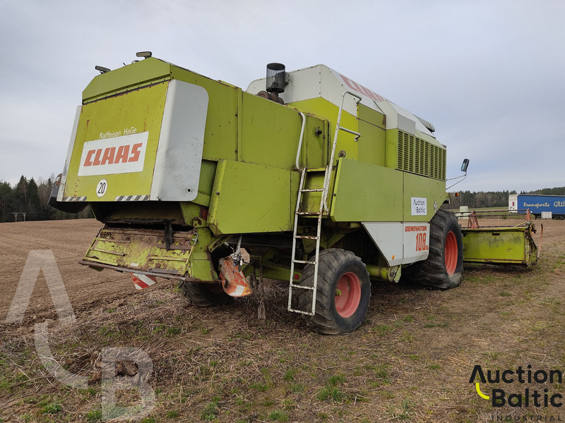 Claas Dominator 108 SL - Kombájn: 5 kép. Claas Dominator 108 SL - Kombájn: 5 kép.