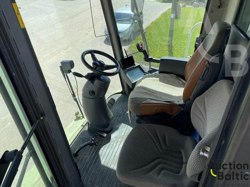 Claas Lexion 570 - Kombájn: 5 kép. Claas Lexion 570 - Kombájn: 5 kép.