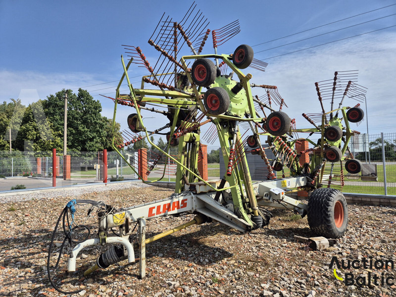 Claas Liner 3000 - Szénaforgató: 1 kép. Claas Liner 3000 - Szénaforgató: 1 kép.