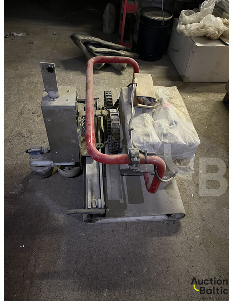 Clapa Floor Master 130 - Betonsimító: 2 kép. Clapa Floor Master 130 - Betonsimító: 2 kép.