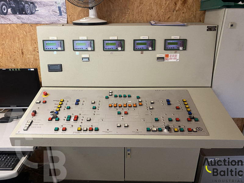 Concrete production line - Betonüzem: 4 kép. Concrete production line - Betonüzem: 4 kép.