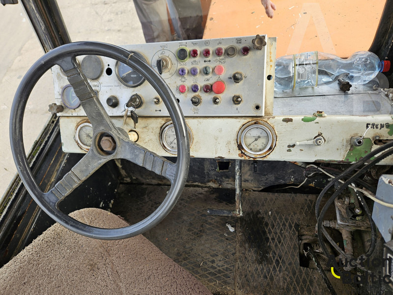 Corinsa CCN 1222 - Pneumatikus henger: 5 kép. Corinsa CCN 1222 - Pneumatikus henger: 5 kép.