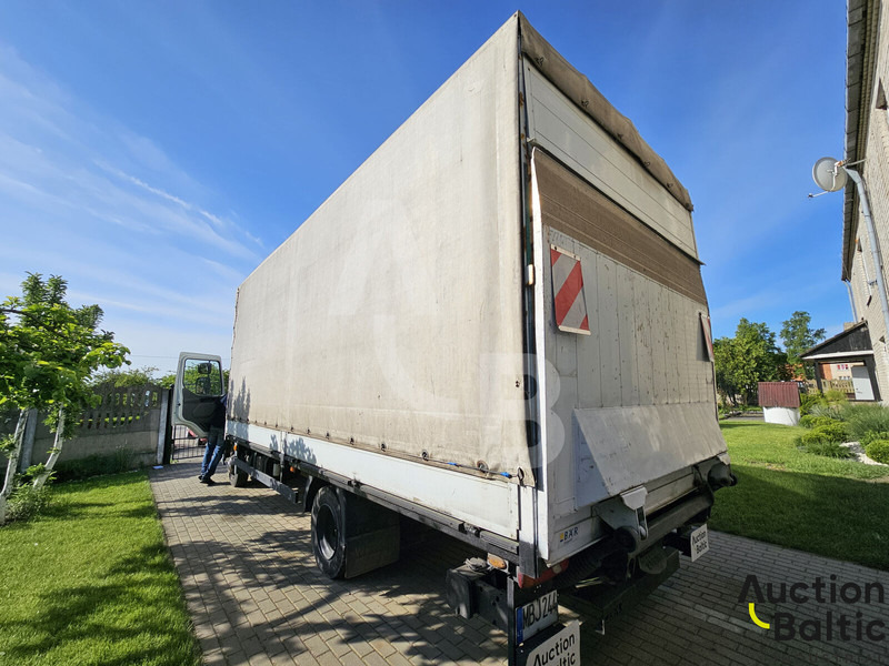 DAF 45.160 - Ponyvás teherautó: 4 kép. DAF 45.160 - Ponyvás teherautó: 4 kép.