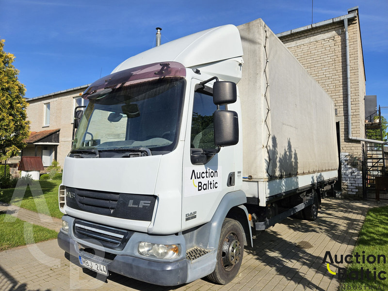 DAF 45.160 - Ponyvás teherautó: 1 kép. DAF 45.160 - Ponyvás teherautó: 1 kép.