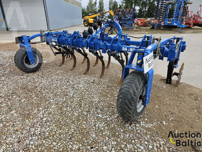 Dal-Bo FrontGrubber 400 - Kultivátor: 4 kép. Dal-Bo FrontGrubber 400 - Kultivátor: 4 kép.