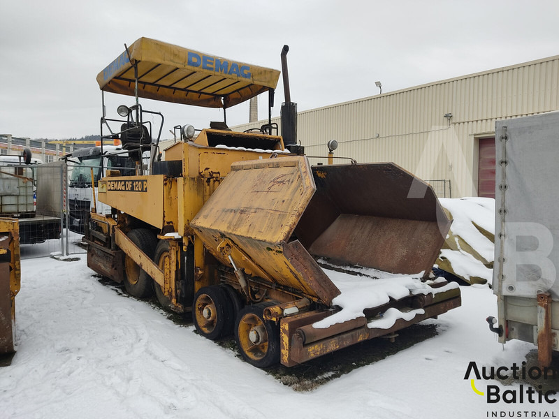 Demag DF 120 P - Útburkológép: 1 kép. Demag DF 120 P - Útburkológép: 1 kép.
