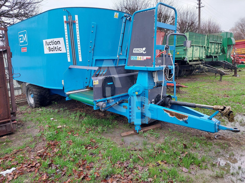 EUROMILK FXX 1600 - Állattartás gépei: 2 kép. EUROMILK FXX 1600 - Állattartás gépei: 2 kép.