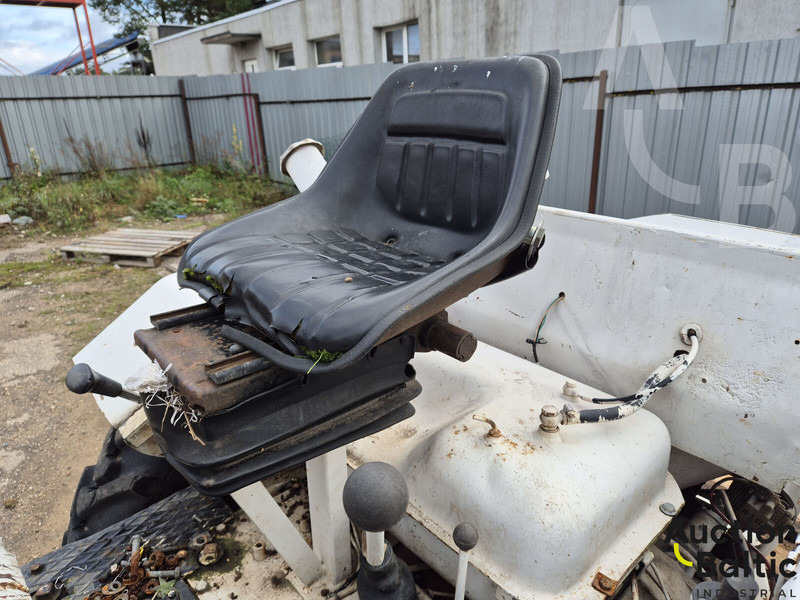 Ei Attachments 09.NH.2750 - Gréder: 5 kép. Ei Attachments 09.NH.2750 - Gréder: 5 kép.