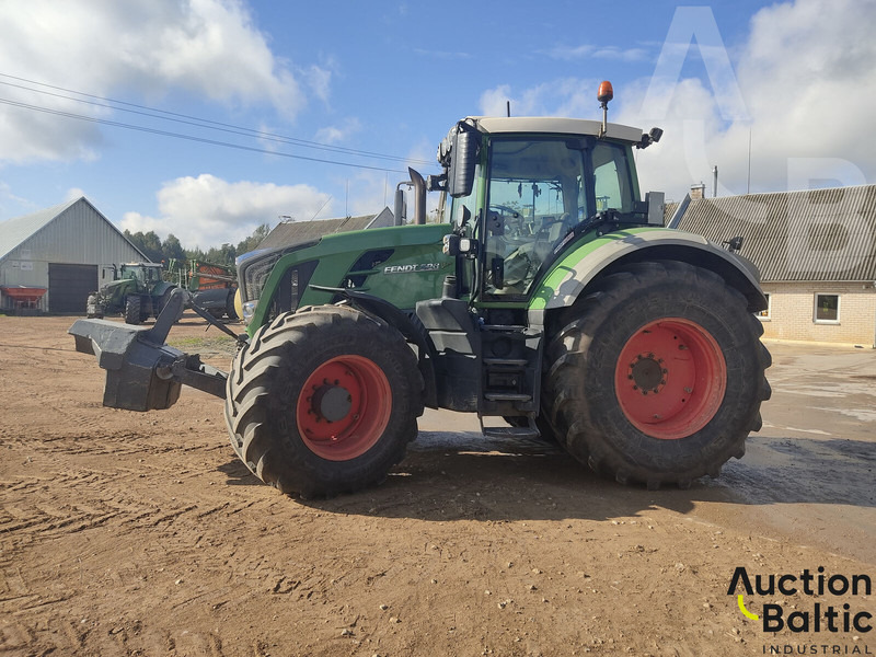 Fendt 828 Vario - Traktor: 4 kép. Fendt 828 Vario - Traktor: 4 kép.
