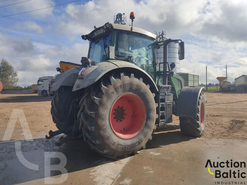 Fendt 828 Vario - Traktor: 5 kép. Fendt 828 Vario - Traktor: 5 kép.