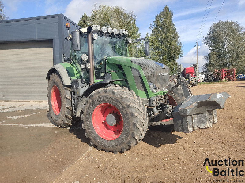 Fendt 828 Vario - Traktor: 2 kép. Fendt 828 Vario - Traktor: 2 kép.
