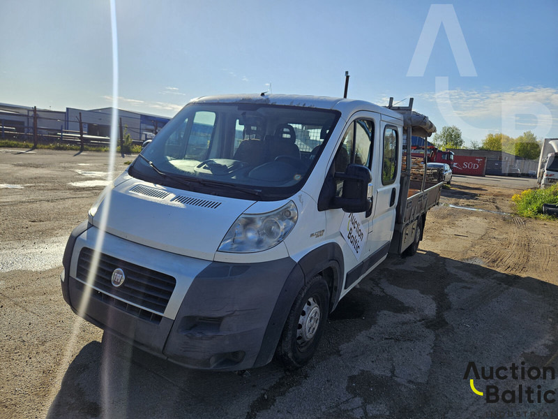 Fiat Ducato 35H - Platós kisteherautó, Duplakabinos kisteherautó: 2 kép. Fiat Ducato 35H - Platós kisteherautó, Duplakabinos kisteherautó: 2 kép.