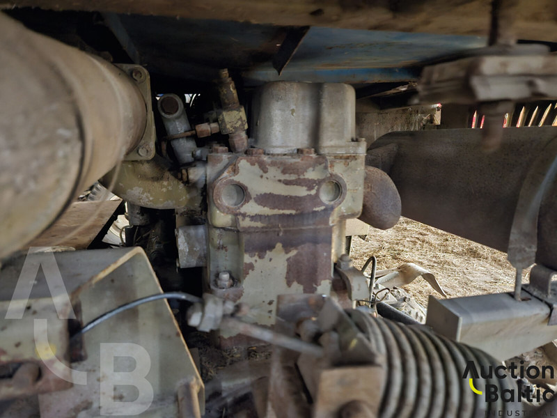 Fortschritt E281C - Önjáró szecskázógép: 5 kép. Fortschritt E281C - Önjáró szecskázógép: 5 kép.