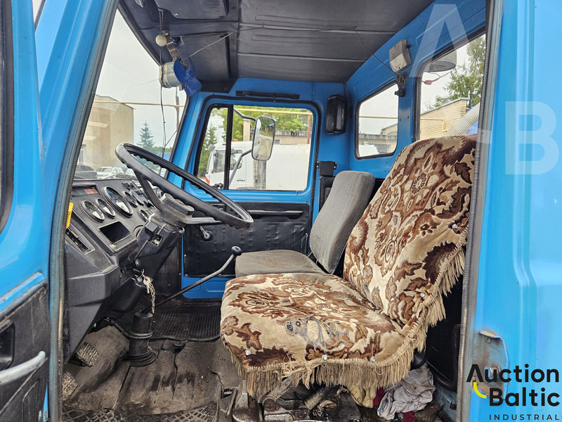 GAZ Gaz 3307 - Szippantós autó: 4 kép. GAZ Gaz 3307 - Szippantós autó: 4 kép.